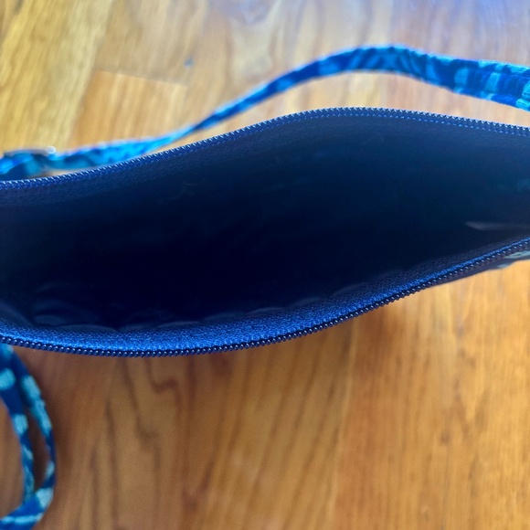 Vera Bradley Tote Bag and purse. Blue Cuban Tile Batik Print, almost new - Picture 9 of 9